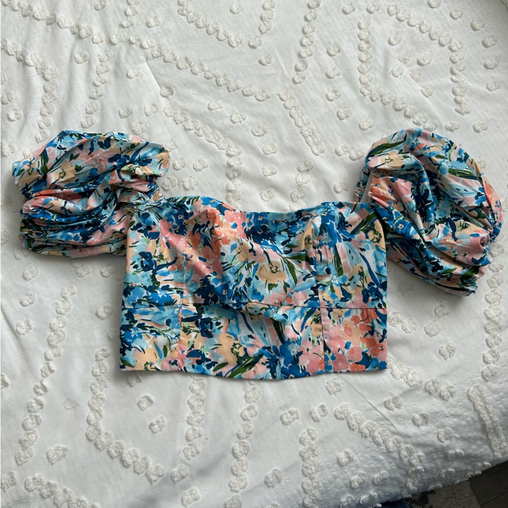 Abercrombie and Fitch blouse size small (NWT)